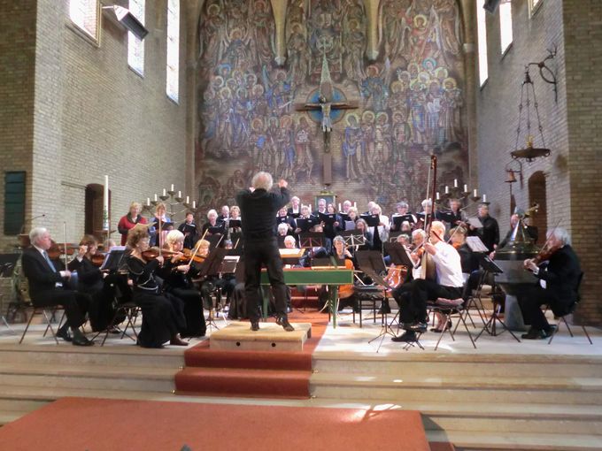 Het Colenso-consort uit Soest . 
Het consort bestond uit een koor en een orkest en dankte haar bekendheid aan de principiële benadering van barokmuziek. Dirigent Jan Hulst had de artistieke leiding en Berna Kousemaker had de leiding over het koorgedeelte. 
Het ensemble ging door als Kamerorkest Soest.